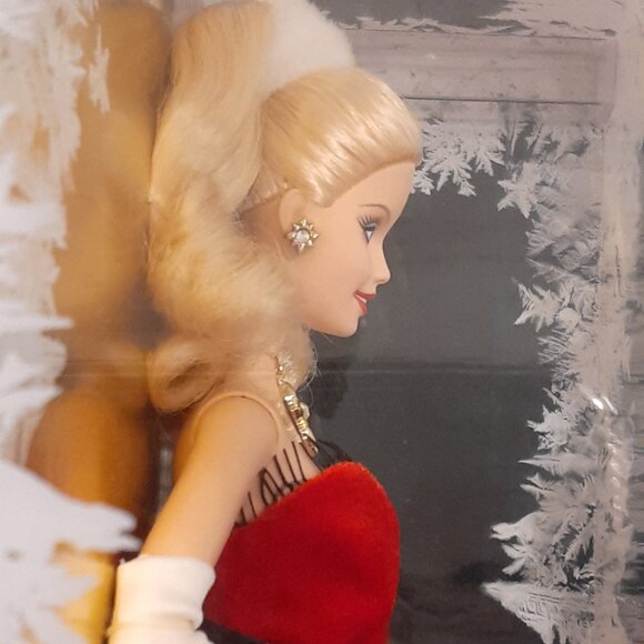 HOLIDAY BARBIE 2007 NEVER REMOVED FROM BOX, SANTA BABY DRESS. GORGEOUS - Picture 7 of 12